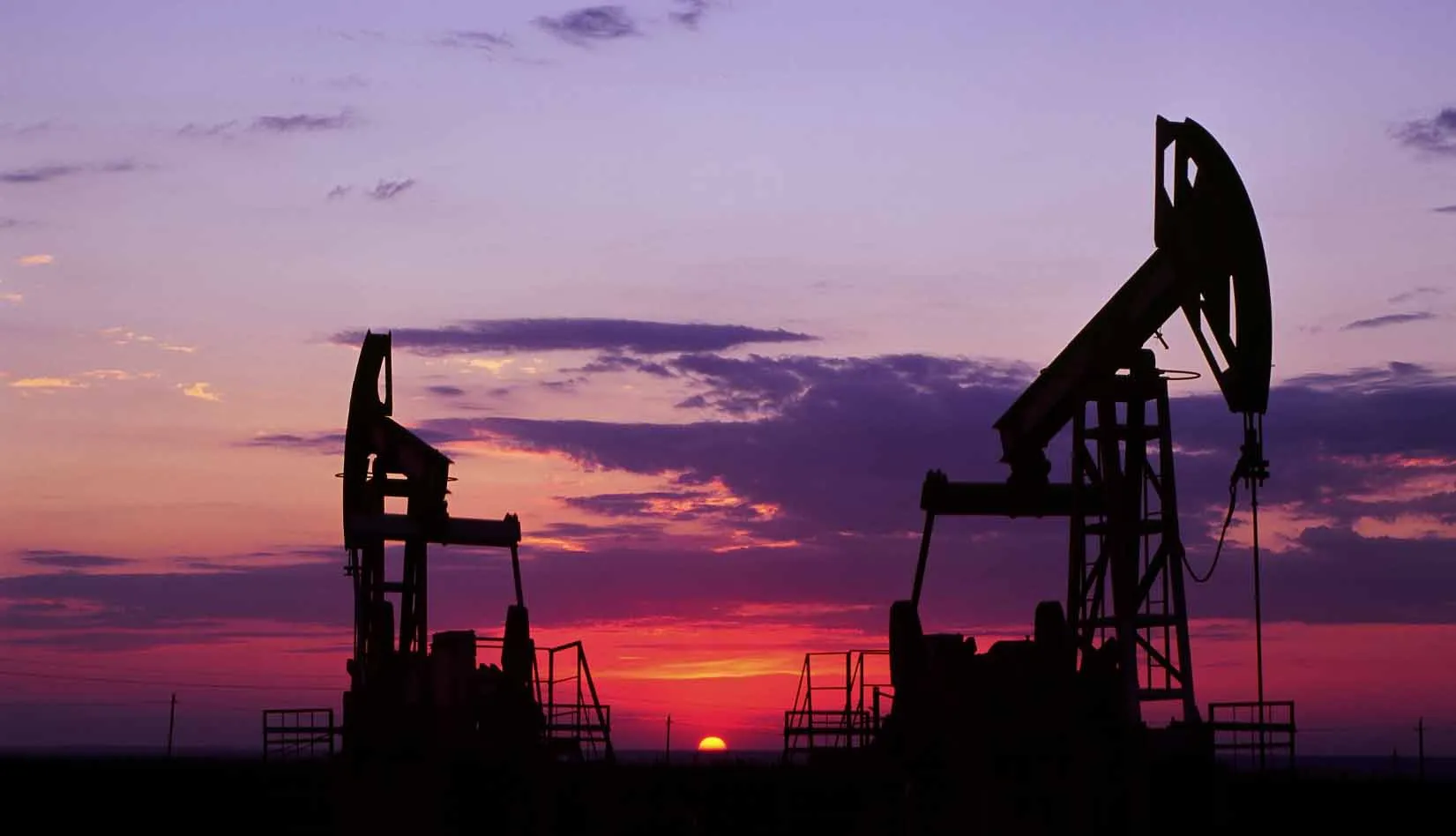 Грозит ли миру нефтяной кризис? Почему Brent дешевеет и что будет дальше