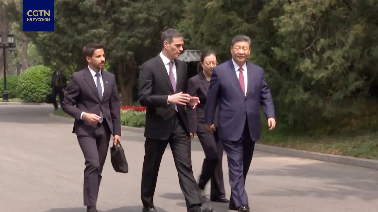 Си Цзиньпин призвал ЕС объединиться с Китаем против пошлин США